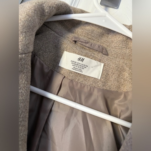 Cute dressy jacket - Picture 2 of 4